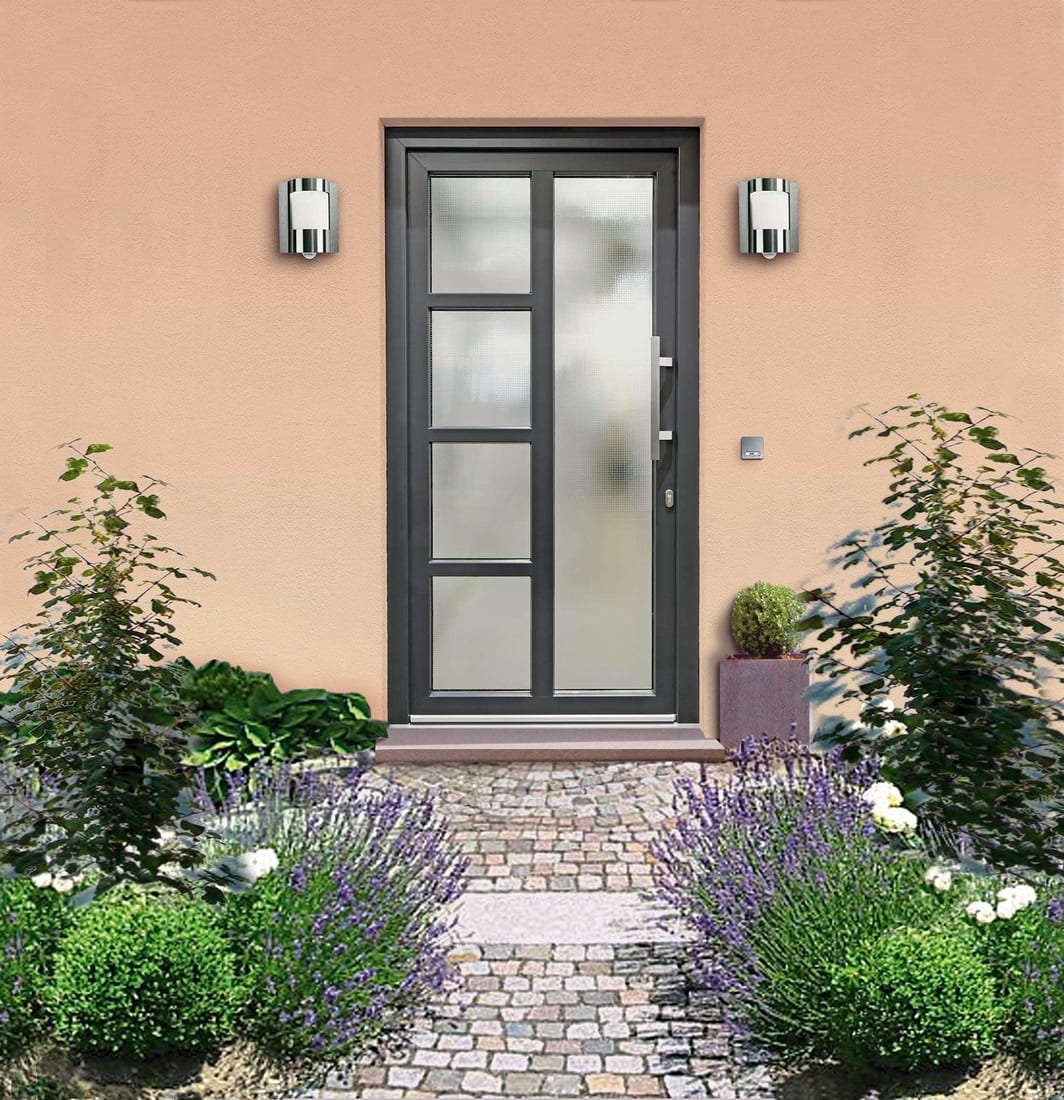 Kömmerling 88 Puerta door on building facade