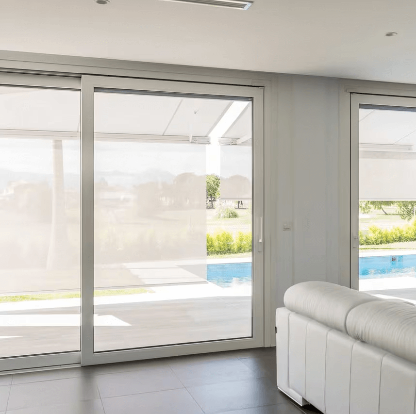 Sistema Rehau High-Design Slide instalado en una casa
