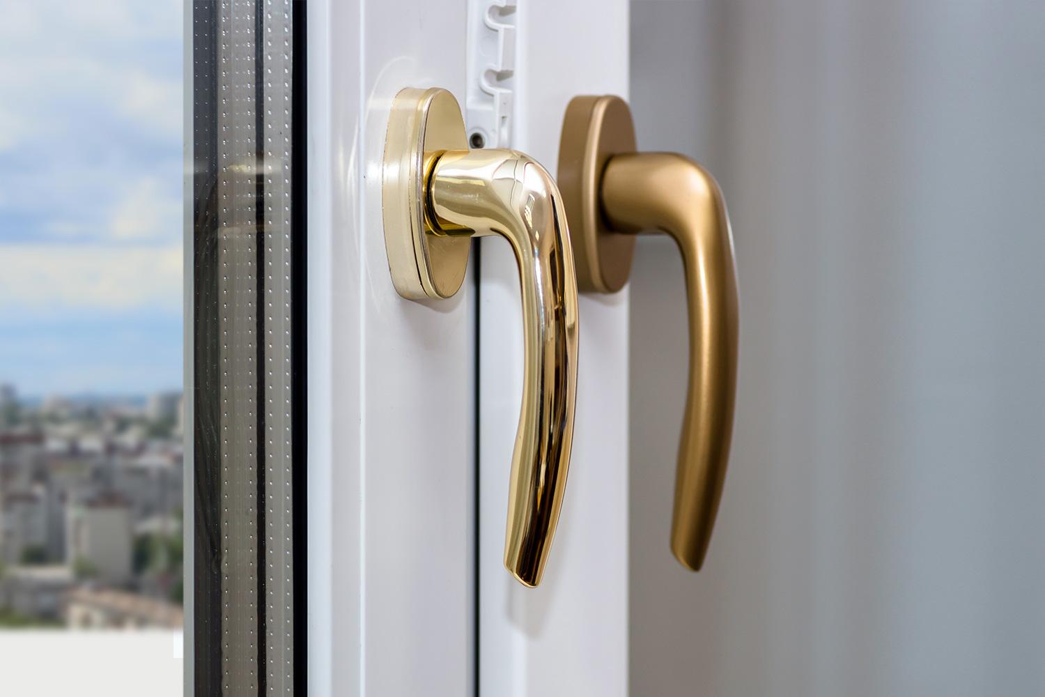 Handles and locking elements